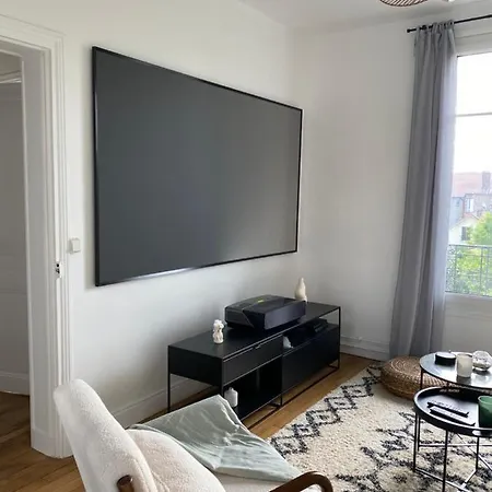 Apartment Cinema Prive/ Proche Paris/orly